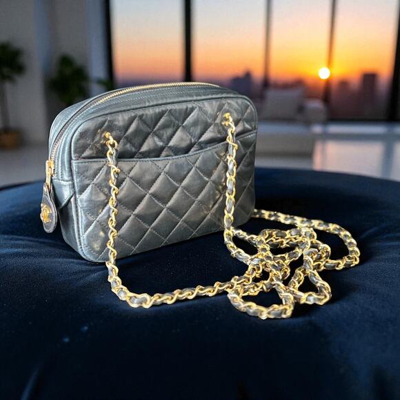 1989 Vintage CHANEL Camera Bag - Picture 1 of 11